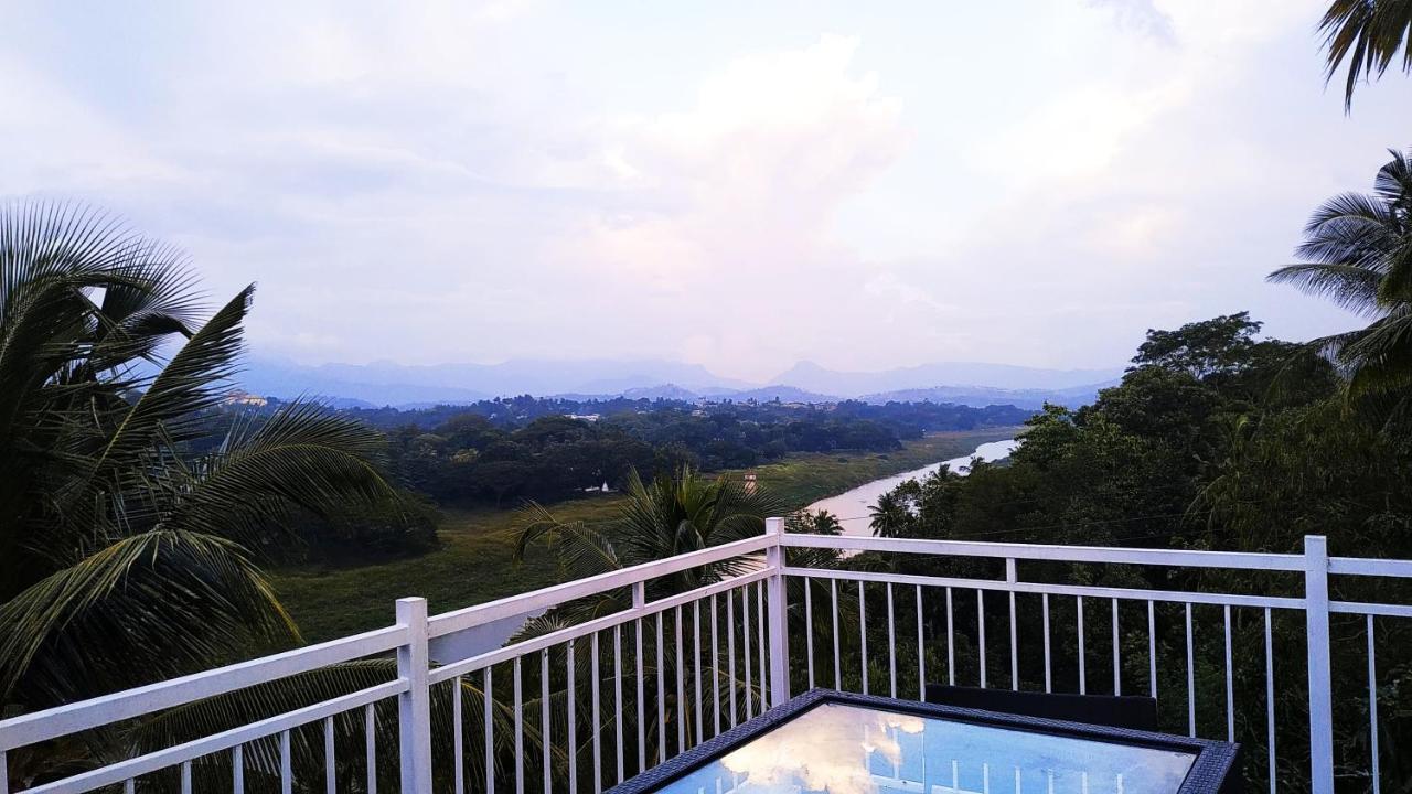 Mahaweli View Inn Kandy Exteriér fotografie