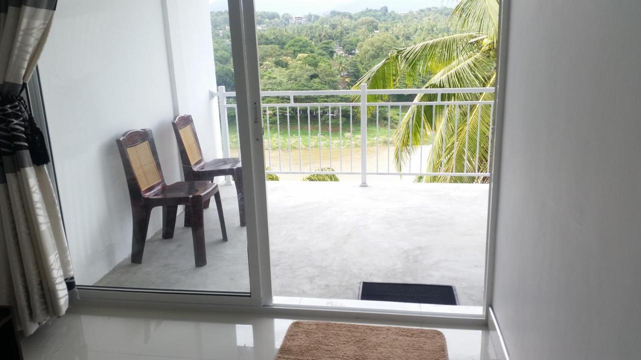 Mahaweli View Inn Kandy Exteriér fotografie