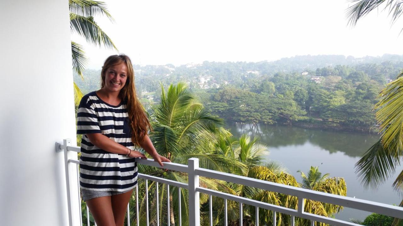 Mahaweli View Inn Kandy Exteriér fotografie